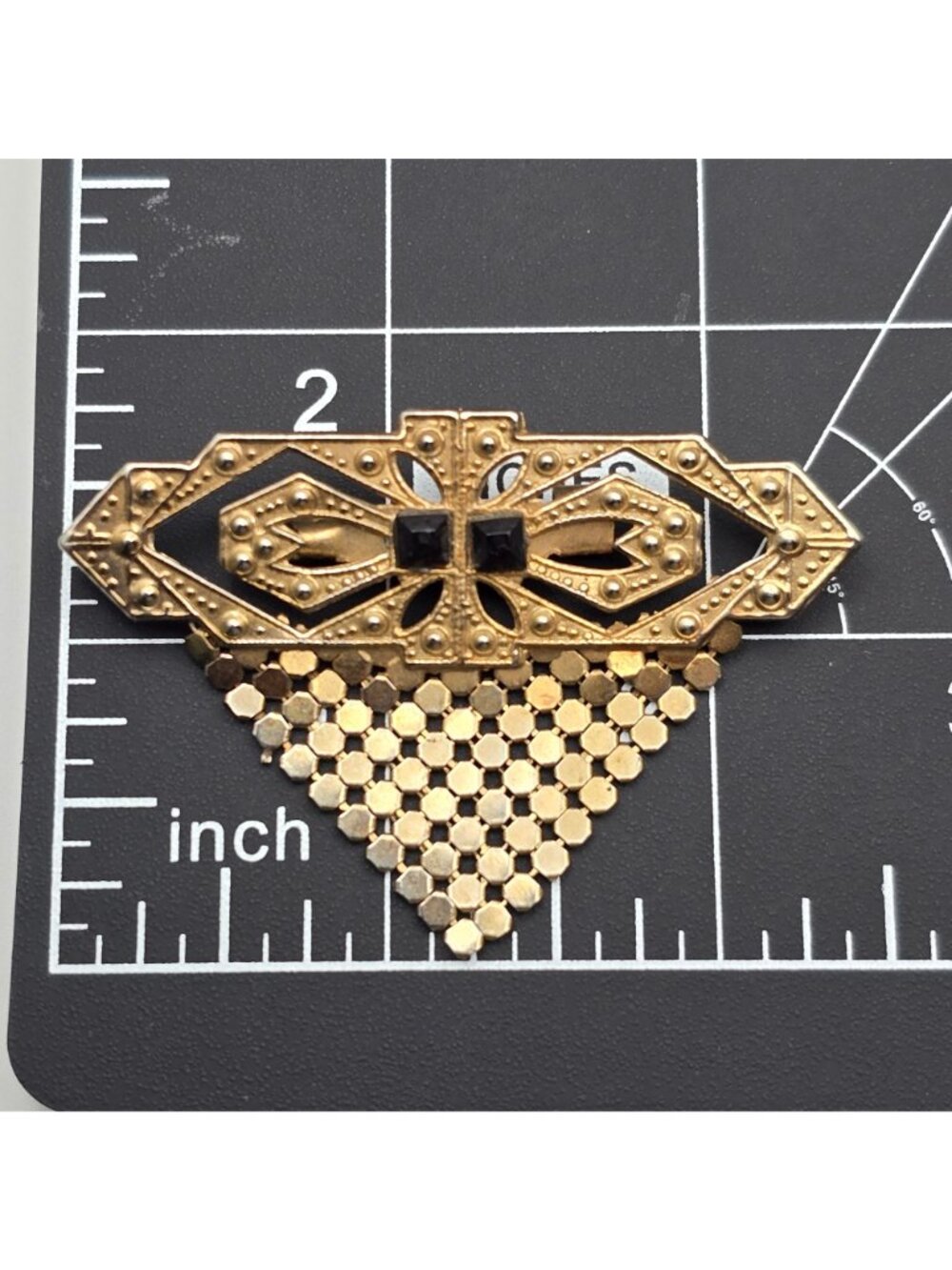 Vintage Art Deco Brooch 2.5" Black Glass Brass Chainmail Mesh Bib Pin - Picture 6 of 6